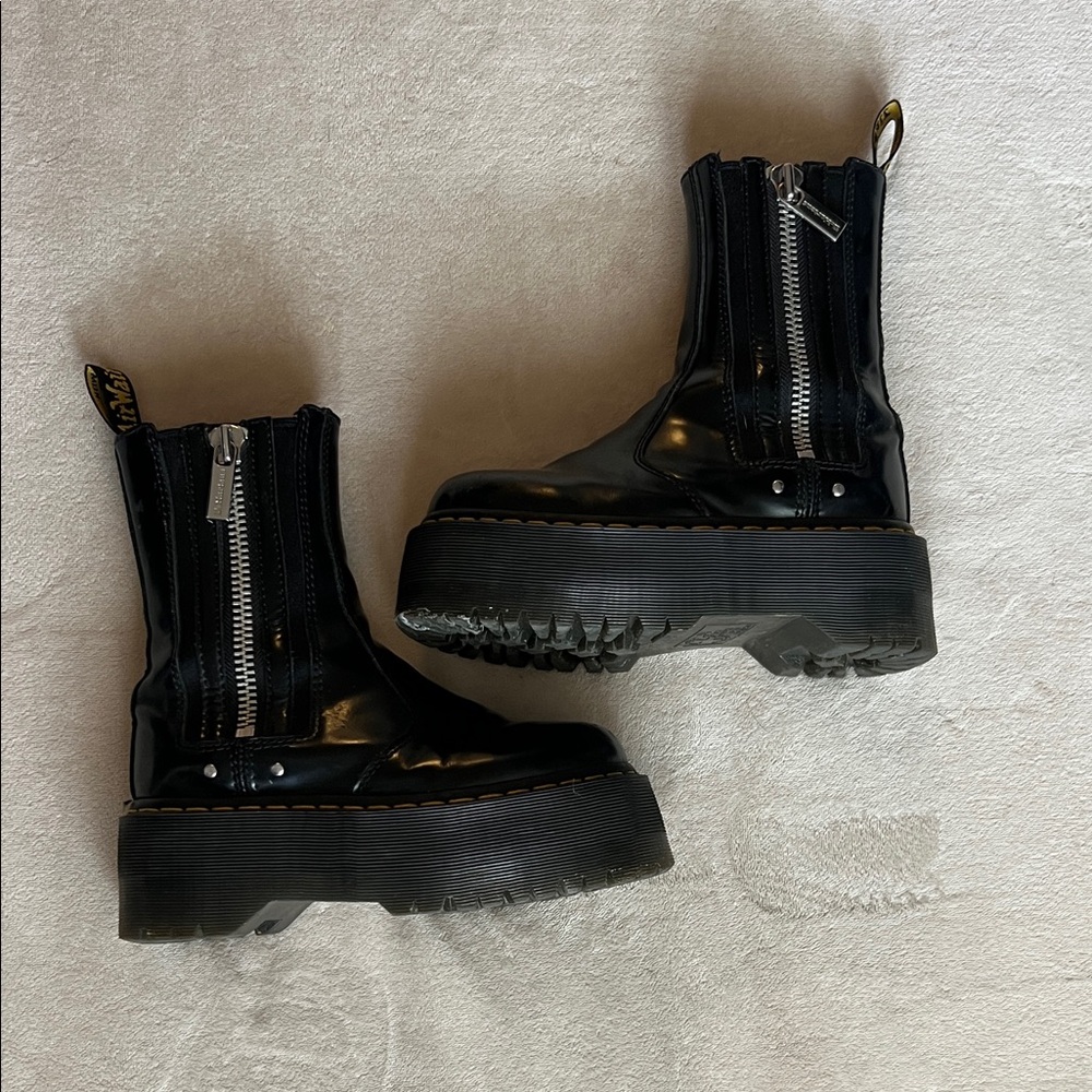 Dr. Martens 2976 Max Platform Chelsea Boots